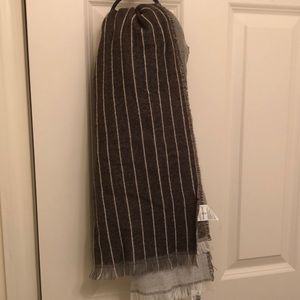 Soft grey/white scarf